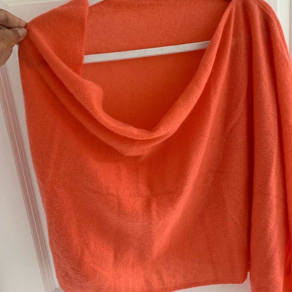 Ladies Cashmere Shawl.  NWT $50